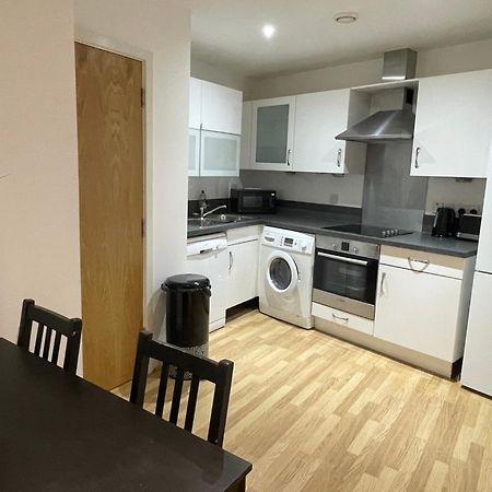 Entire Town Centre 2 Bedroom Apartment Very Close To Beach Bournemouth Exterior foto